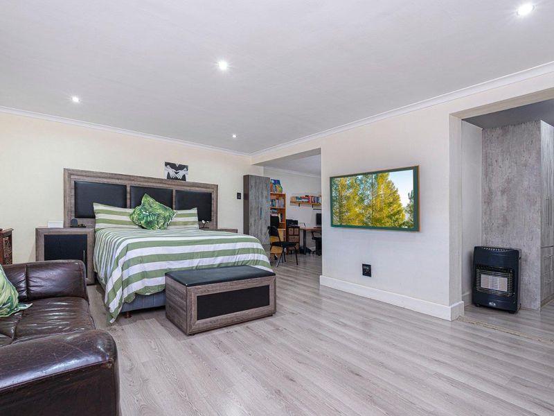 A Prestigious Rondebosch East Gem – Contemporary Elegance on a 620sqm Erf - Photo 7