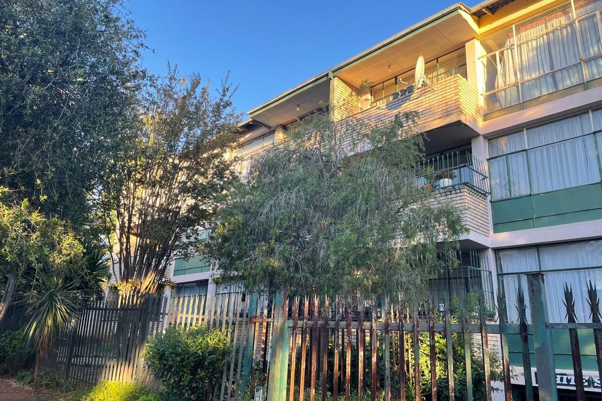 2 Bedroom Apartment for Sale in Windsor East - Photo 3