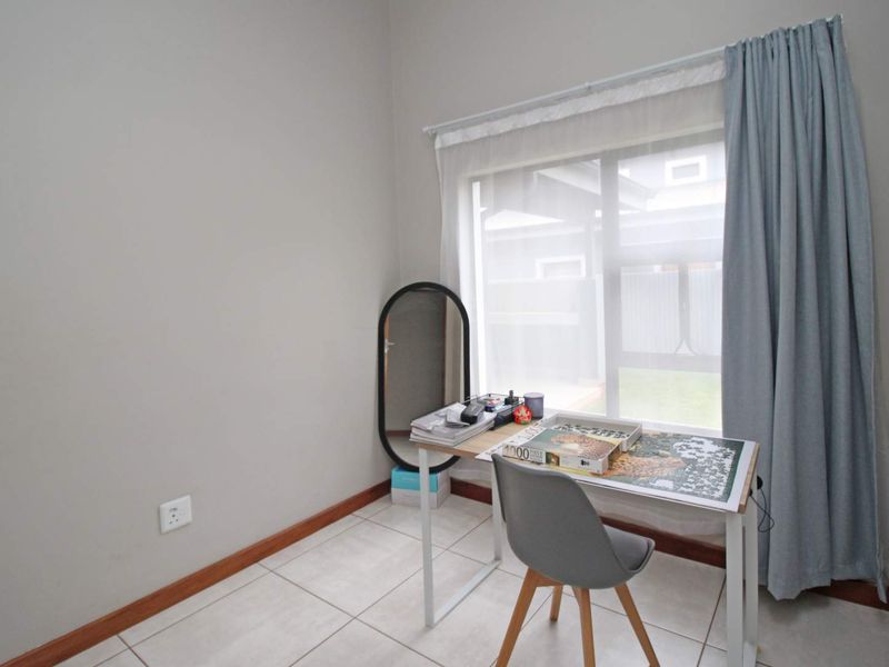 This is it! Beautiful 2 Bedroom 2 Bathroom Townhouse in a Secure Estate - Photo 7