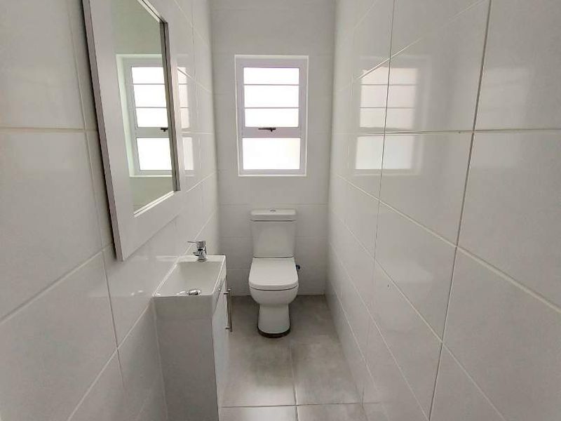 Brand New Modern 3 Bedroom Luxury House - Photo 10