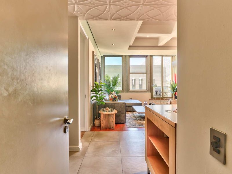 Cape Town City Art Deco Apartment with Unique Appeal & Views - Photo 7
