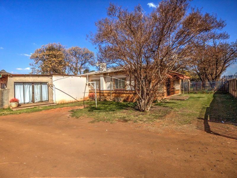 Prime Smallholding with Industrial Potential Near Riverfields - Photo 2