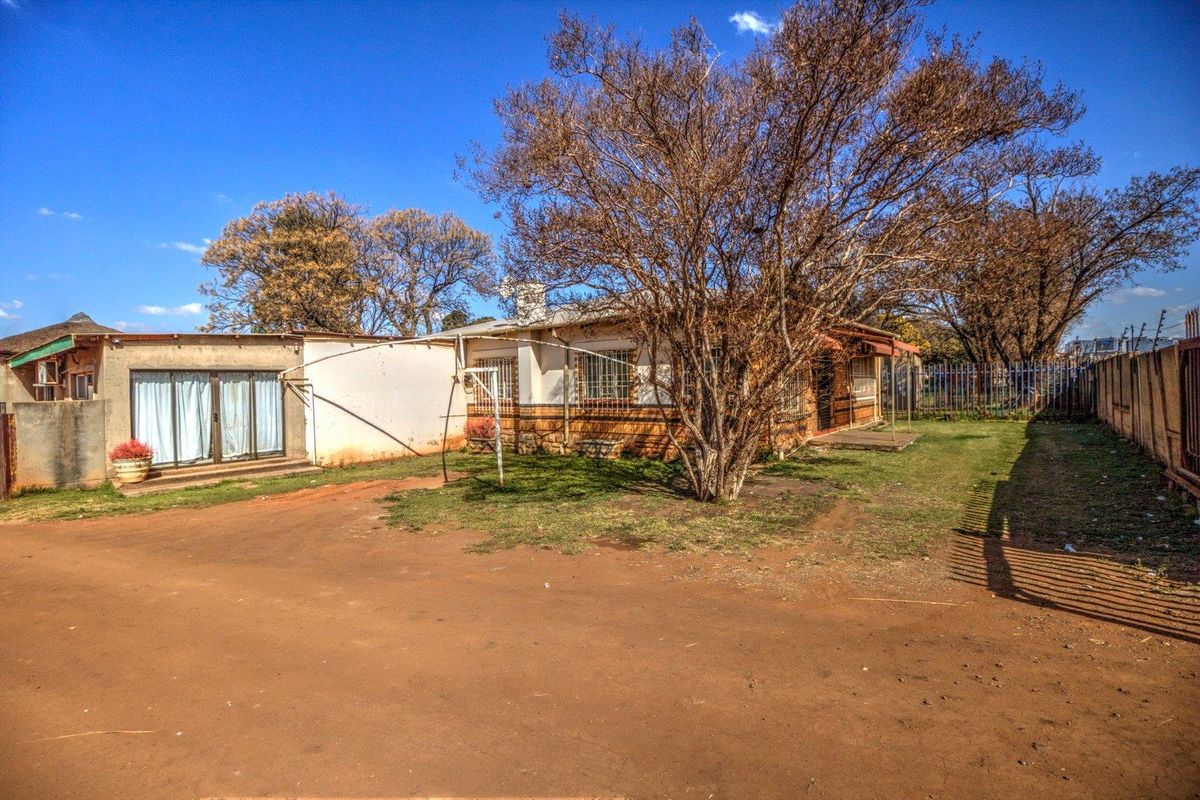 Prime Smallholding with Industrial Potential Near Riverfields - Photo 2
