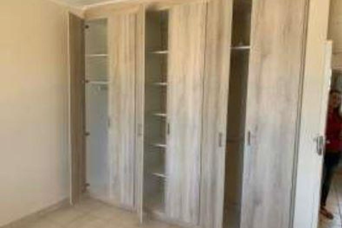 FLAT FOR SALE - PIONEERS PARK - Photo 2