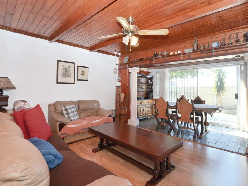 Beautiful Family Home with Separate Flatlet for Sale in Bothasig - Photo 9