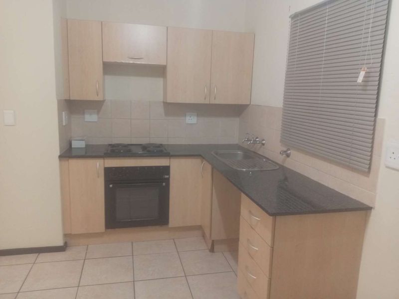 ONE BEDROOM APARTMENT FOR SALE IN KLIPPOORTJE ,BOKSBURG - Photo 3