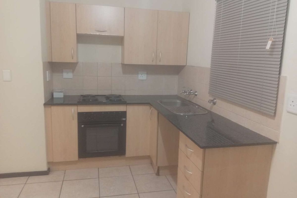 ONE BEDROOM APARTMENT FOR SALE IN KLIPPOORTJE ,BOKSBURG - Photo 3