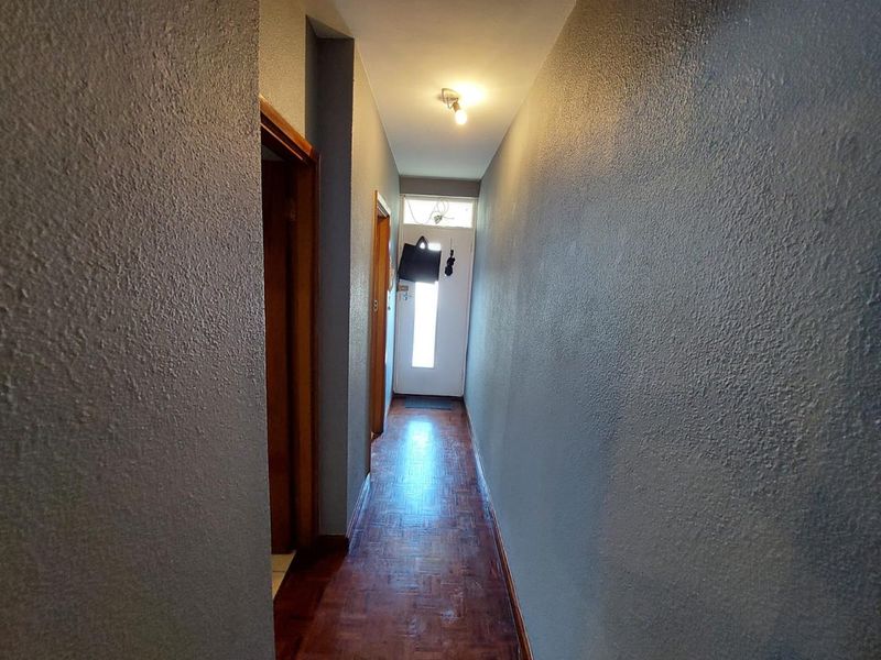 Bachelor apartment to let in Mouille Point - Photo 7