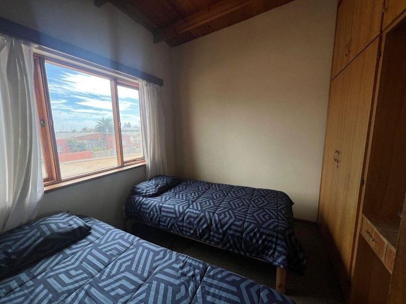 FOR RENT- FURNISHED CORNER 3-BEDROOM HOUSE WITH SEPARATE FLAT – VINETA, SWAKOPMUND - Photo 7