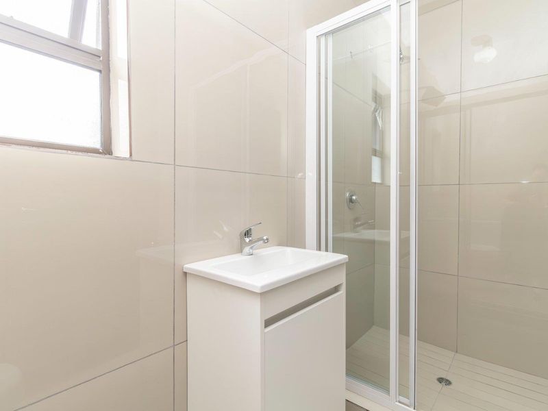 Lovely 1-Bedroom Cottage to Let in Hurlingham Manor - Photo 6