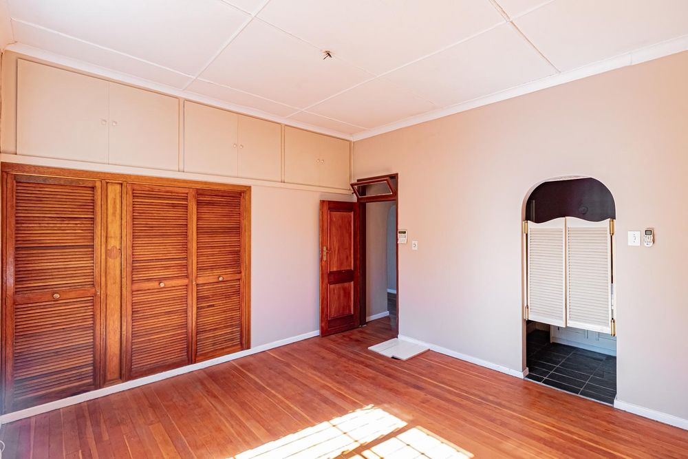 MAIN BEDROOM 1
