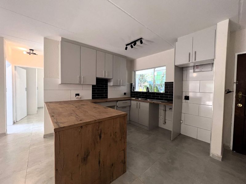 Renovated , Sunny, Private and Spacious Townhouse. - Photo 4