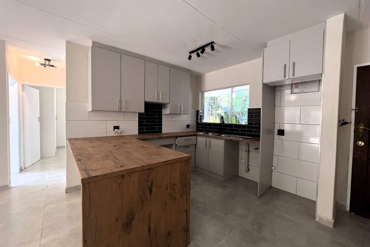 Renovated , Sunny, Private and Spacious Townhouse. - Photo 4