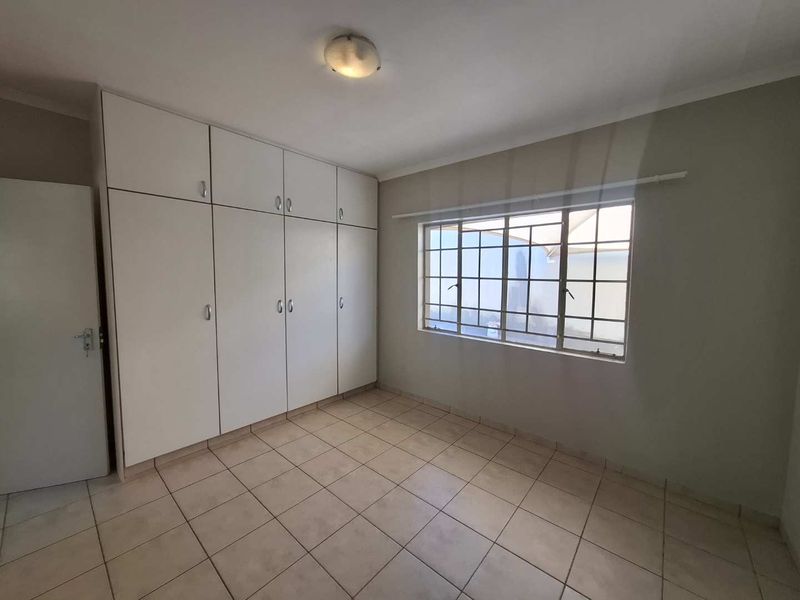 AFFORDABLE GEM IN PIONEERSPARK EXT 1 - Photo 6