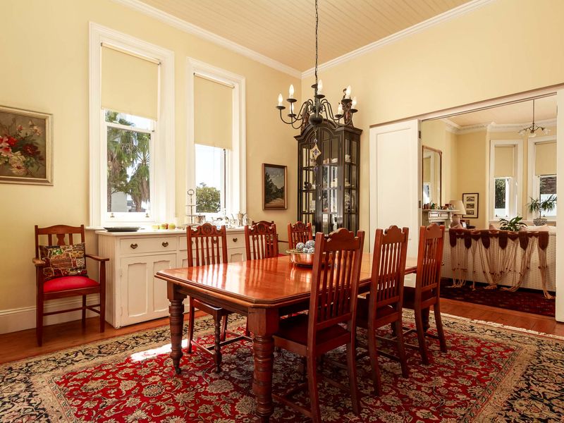 Charming Heritage Victorian in Bantry Bay - Photo 3