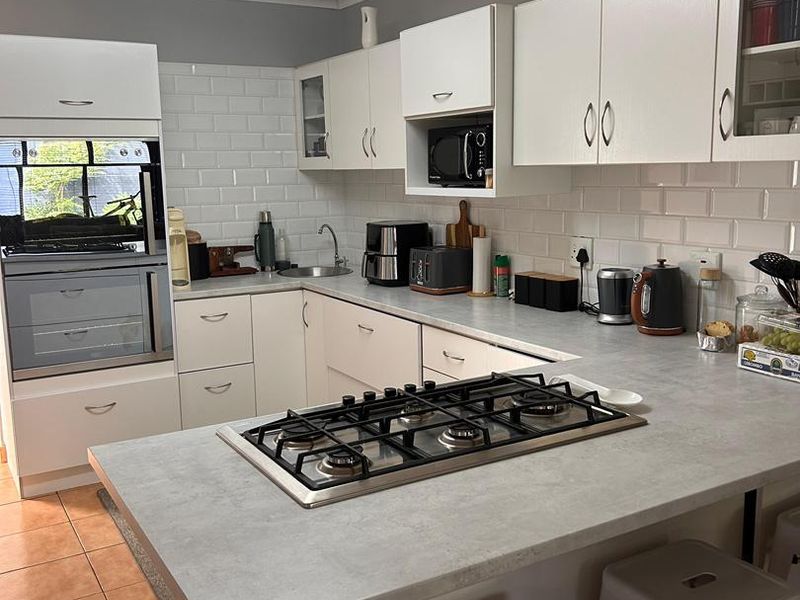 Modern Fairways Home for Sale – Walvis Bay - Photo 7