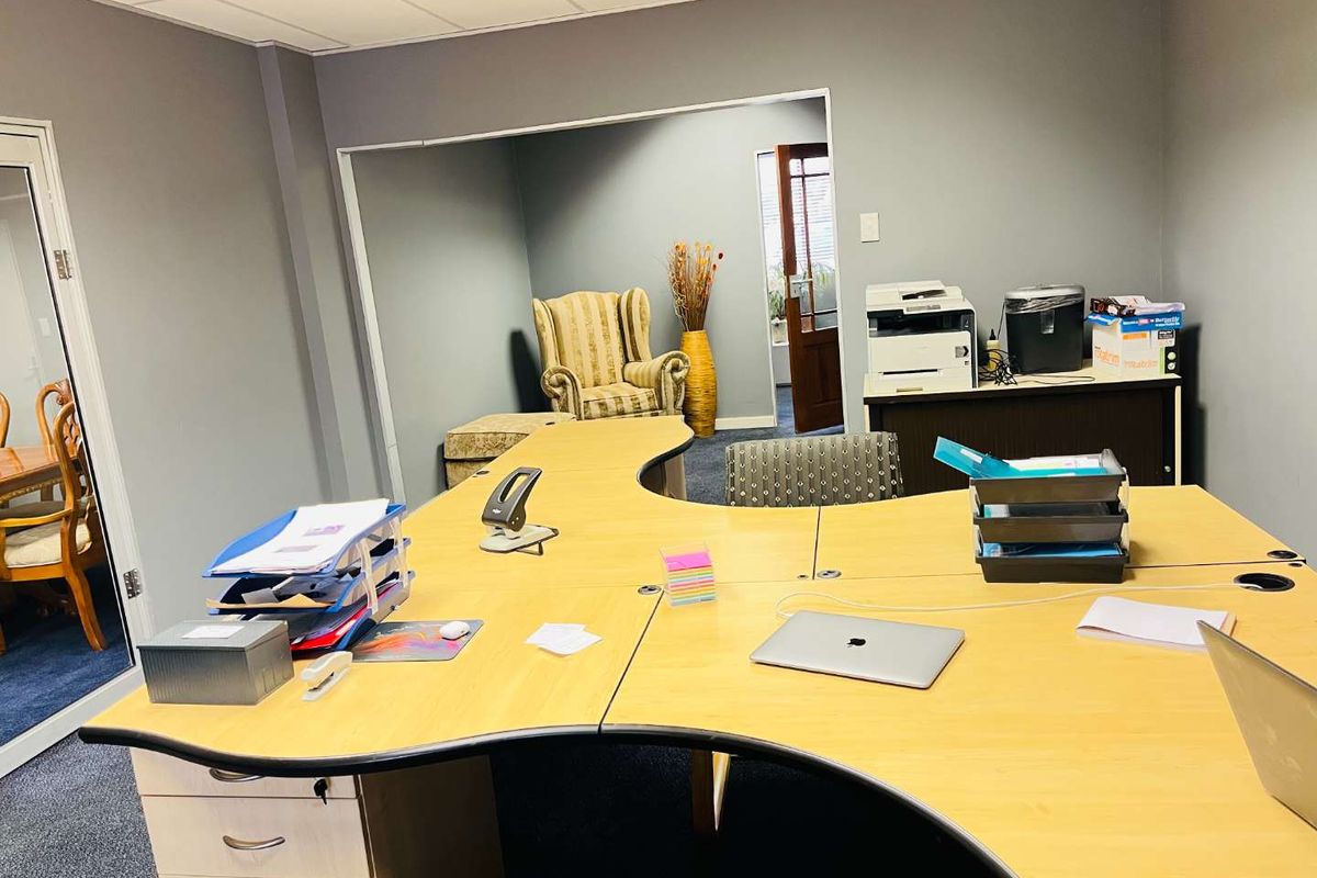 Commercial Propery/Office for Rental in Honeydew - Roodepoort. - Photo 5