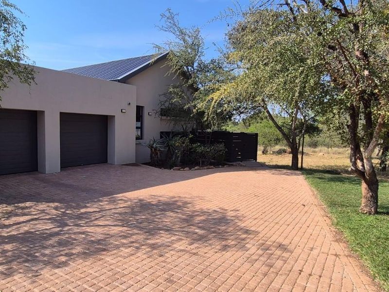 STYLISH FURNISHED HOME TO RENT IN ZANDSPRUIT MANOR - Photo 1