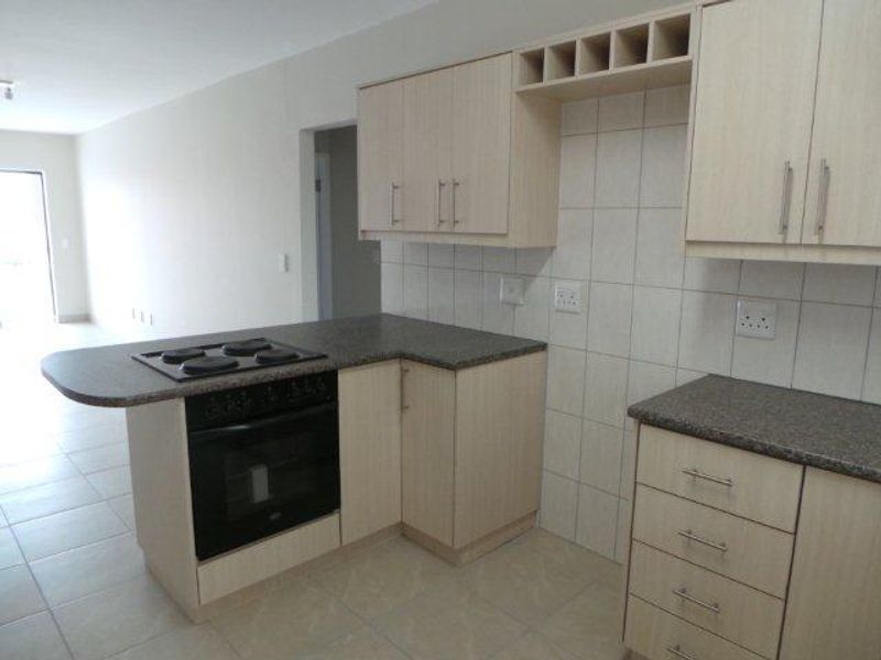 Secure Apartment close to amenities! - Photo 4