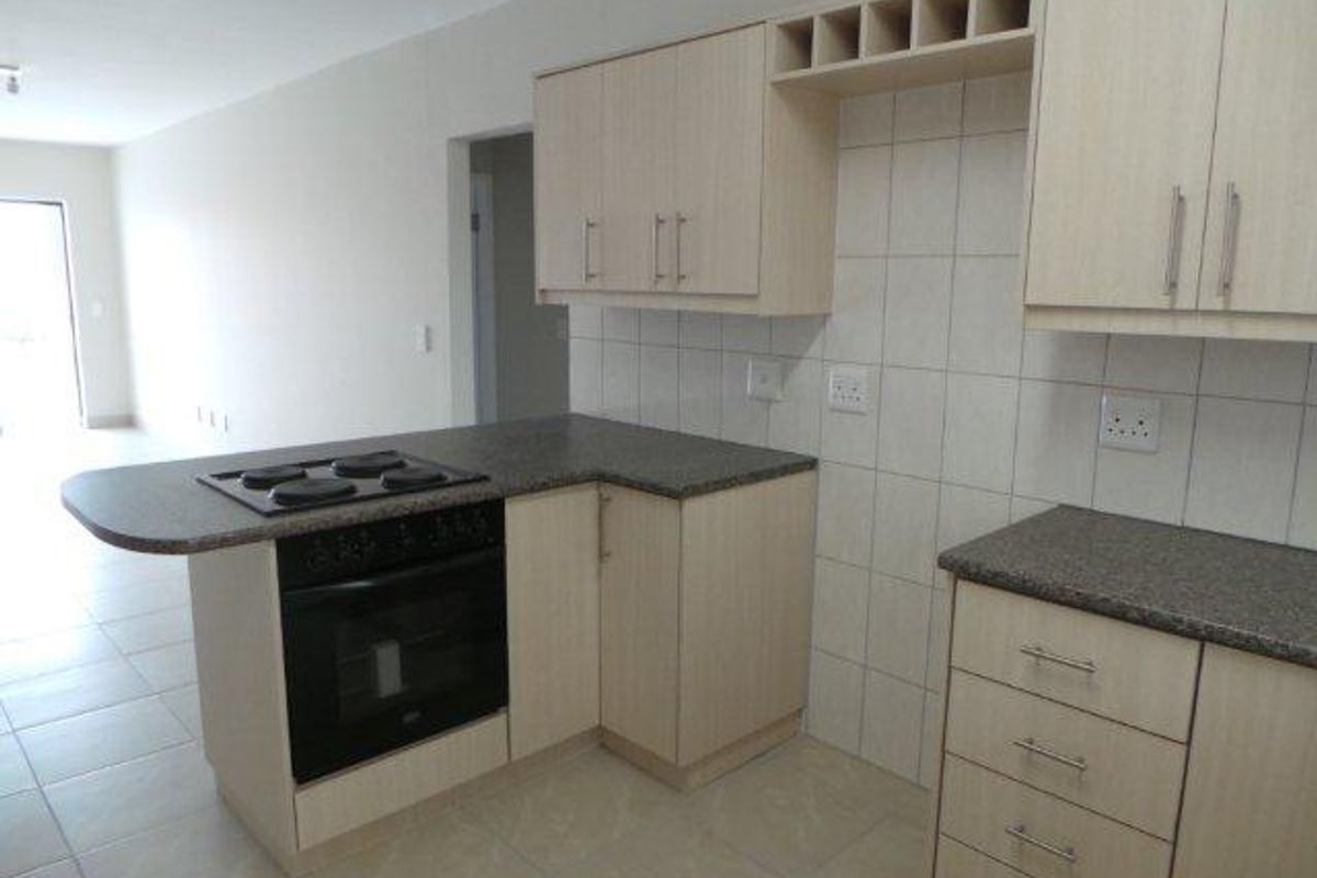 Secure Apartment close to amenities! - Photo 4