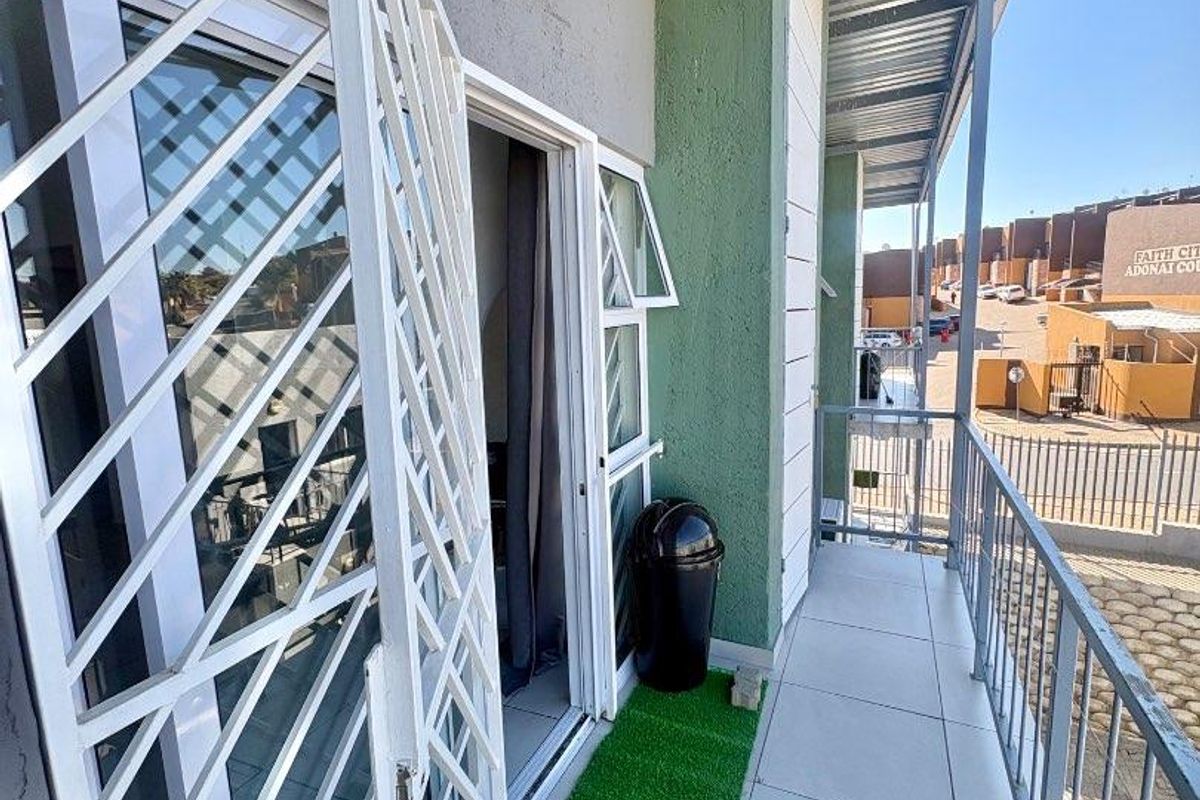 2 Bedrooms Apartment For Sale in Rocky Crest - Photo 5