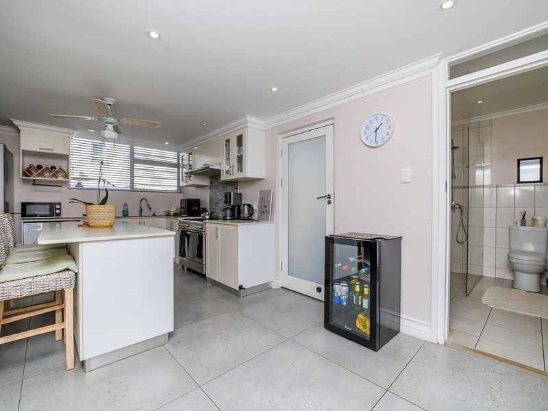 Hendra Estates -NEW ON THE MARKET! Stunning, Pet-Friendly Townhouse For Sale In Prime Umhlanga - Photo 8