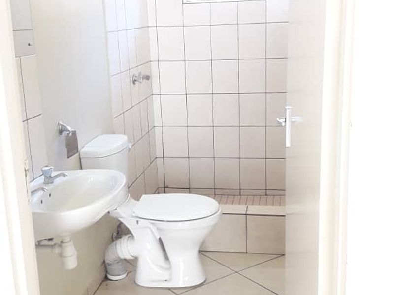 Apartment For Sale In Hans Court, Otjomuise - Photo 10