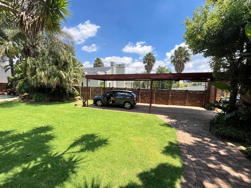 4 Bedroom House for sale - Photo 3