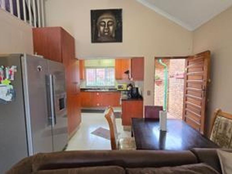 A modern and pet friendly unit - Photo 8