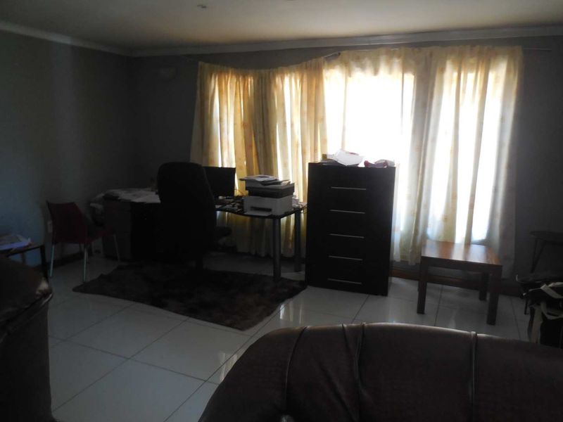 4 BED HOUSE TO RENT SILVERTON - Photo 6