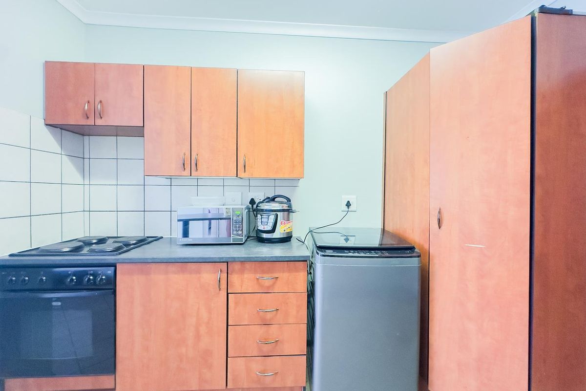 2 Bedroom Apartment For Sale - Photo 2