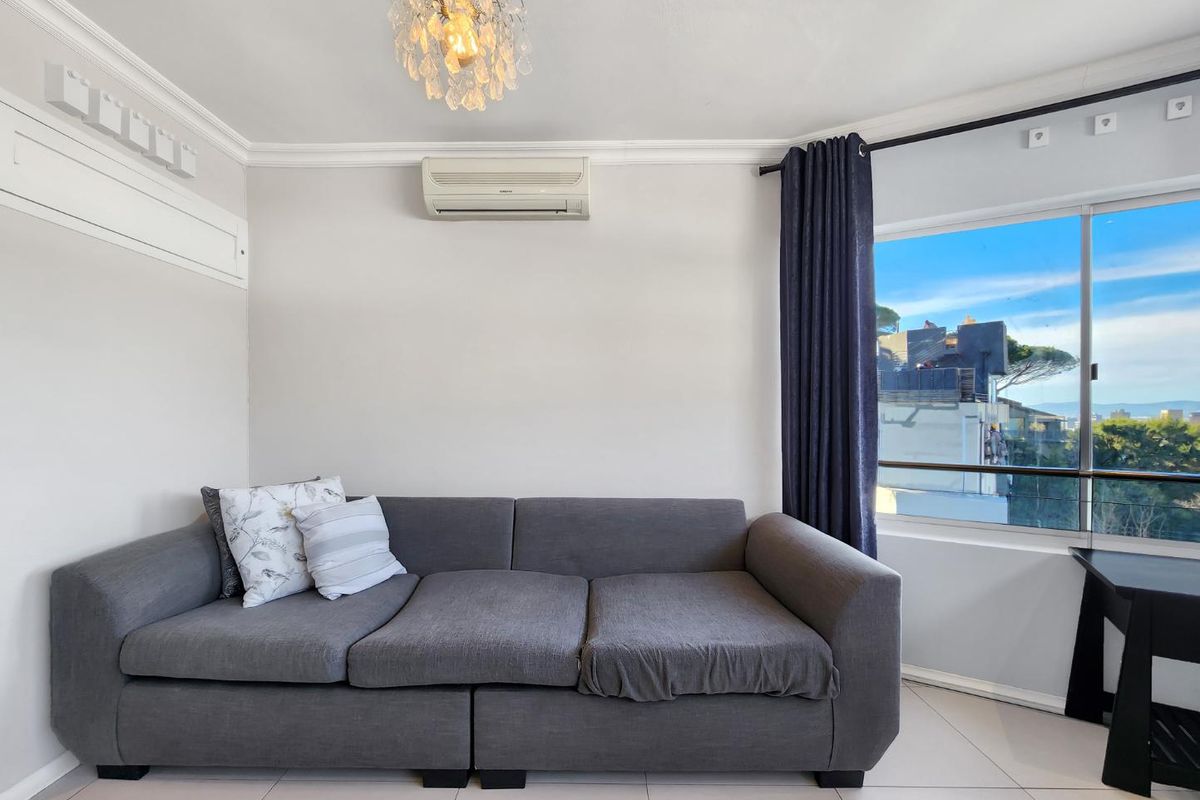 Charming Studio Apartment with Breathtaking Views in Tamboerskloof - Photo 3