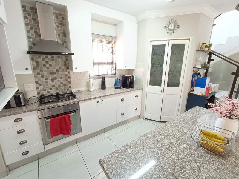 THIS BEAUTIFUL MODERN PROPERTY IS FOR SALE IN A SECURE ESTATE!!! - Photo 2