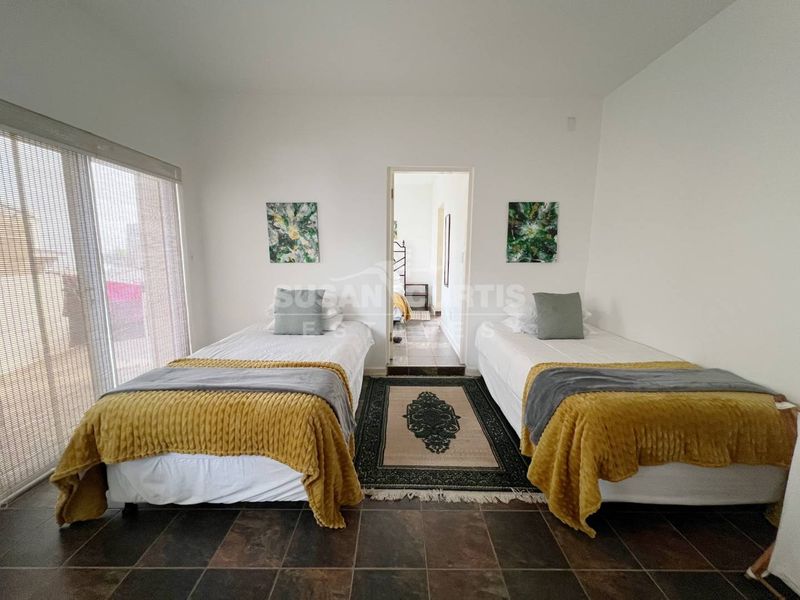 Spacious Triple-Story Home with Breathtaking Sea Views – Ideal for Large Families or as a Holiday Getaway - Photo 3