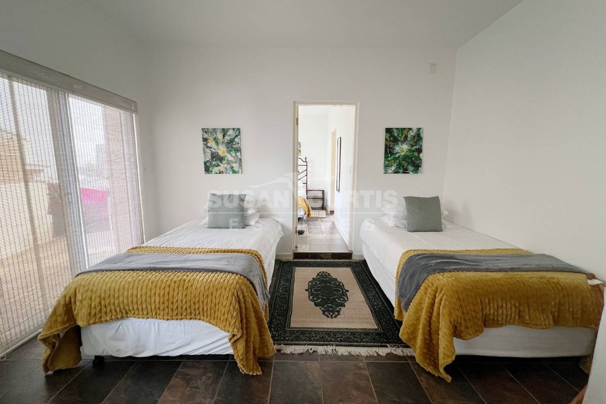 Spacious Triple-Story Home with Breathtaking Sea Views – Ideal for Large Families or as a Holiday Getaway - Photo 3