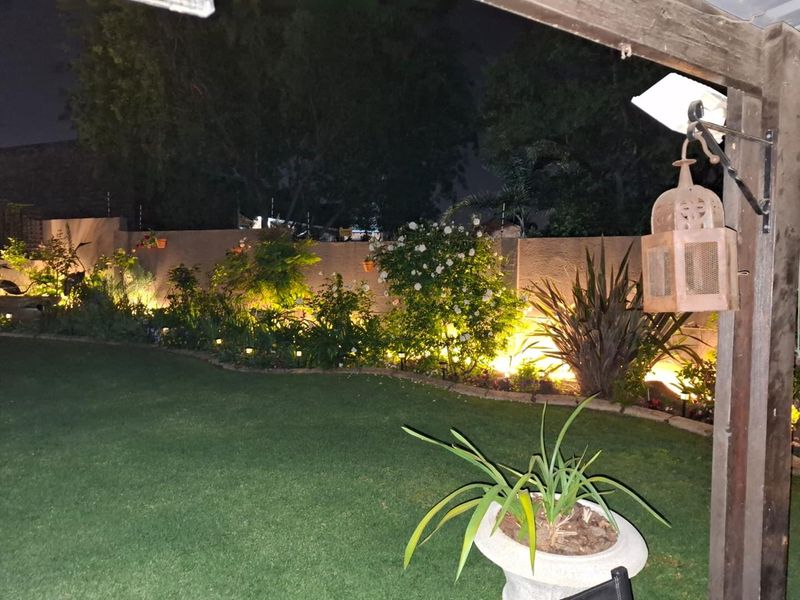 Stunning mordern free standing townhouse - Photo 3