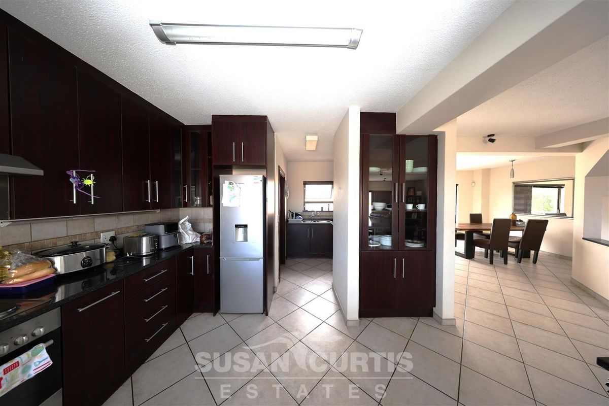 3-Level Duplex Townhouse with Sea & Dune Views - Photo 2