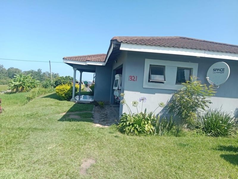 Lovely Umbumbulu Home Modern Kitchen  Spacious Living  Great Value - Photo 2