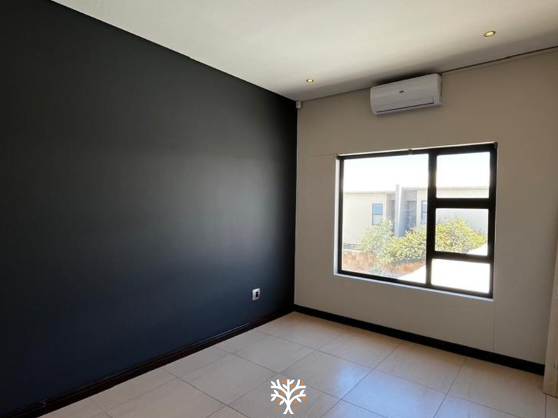 Family Home For Sale | Suiderhof | N$4 200 000 - Photo 10