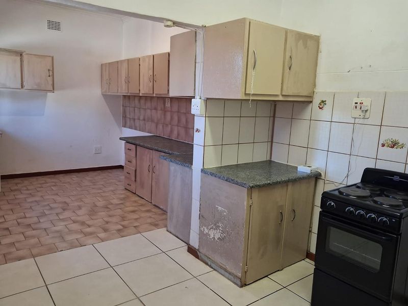 Three bedroom house for sale close to central Nelspruit - Photo 10