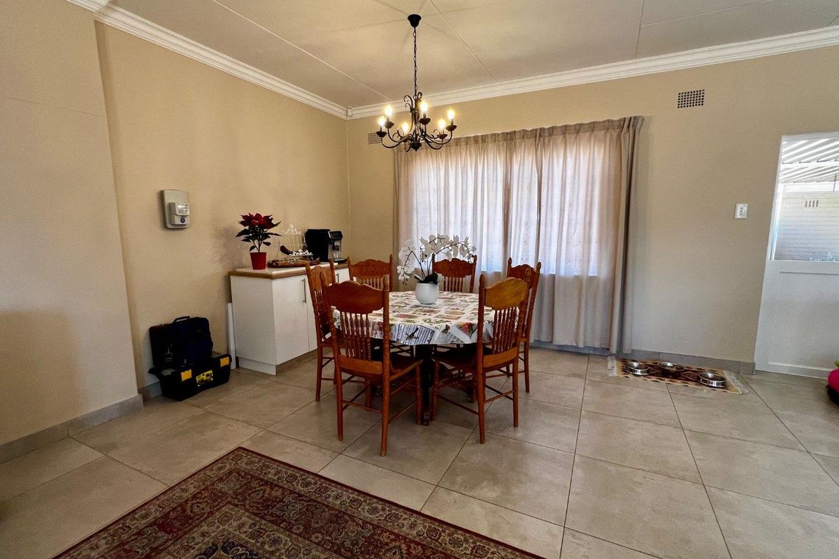 Newly renovated - Photo 3