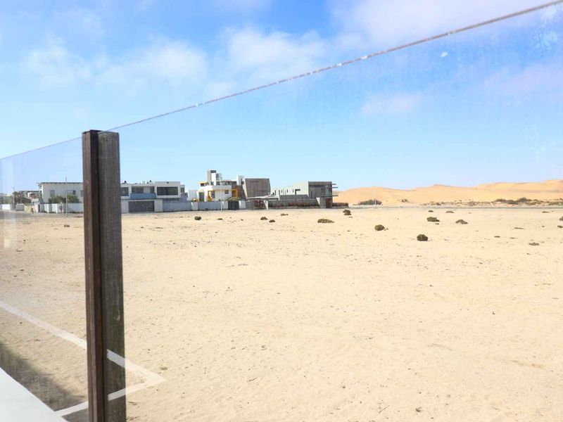 Dune View 4-Bedroom Luxury Home with 2 Flats for Sale, Swakopmund Kramersdorf - Photo 6