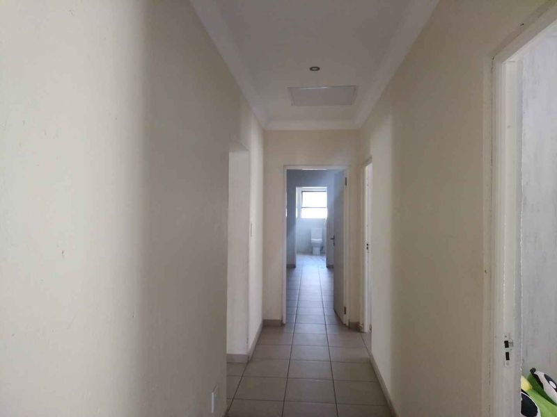Your dream home awaits - Photo 10