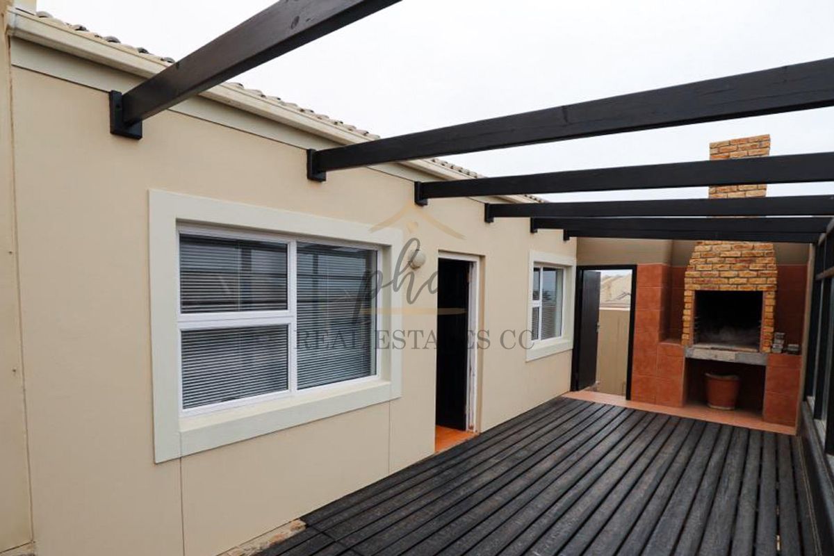 3 Bedroom Apartment For Sale - Long Beach (Ext 1) - Photo 2