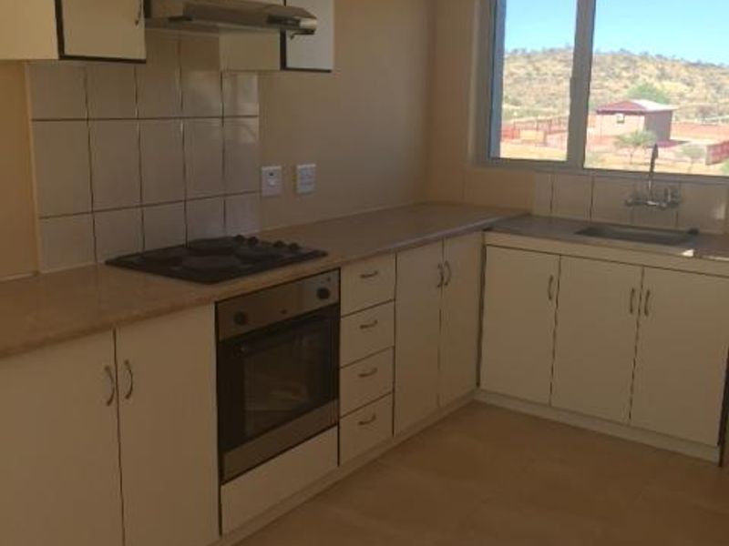 WELL MAINTAINED 2 BEDROOM APARTMENT IN OTJOMUISE!!! - Photo 9