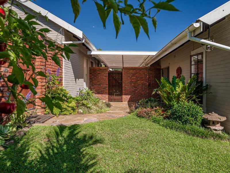 "Snap Up This Charming Townhouse Before It's Gone!" - Photo 5