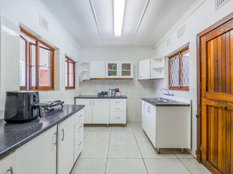 Level land house - Photo 6