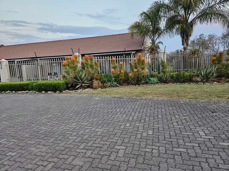 beautiful 2 bedroom town house for sale - Photo 1