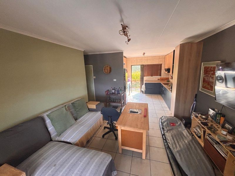Charming 2-Bedroom Townhouse for Sale in The Wolds - Photo 8