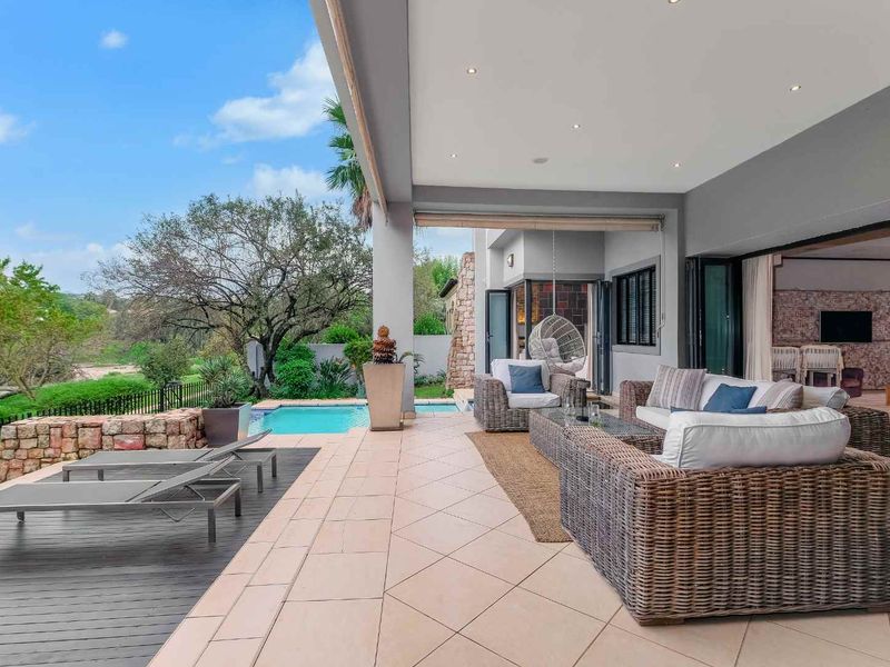 EXECUTIVE FURNISHED HOME - Photo 10